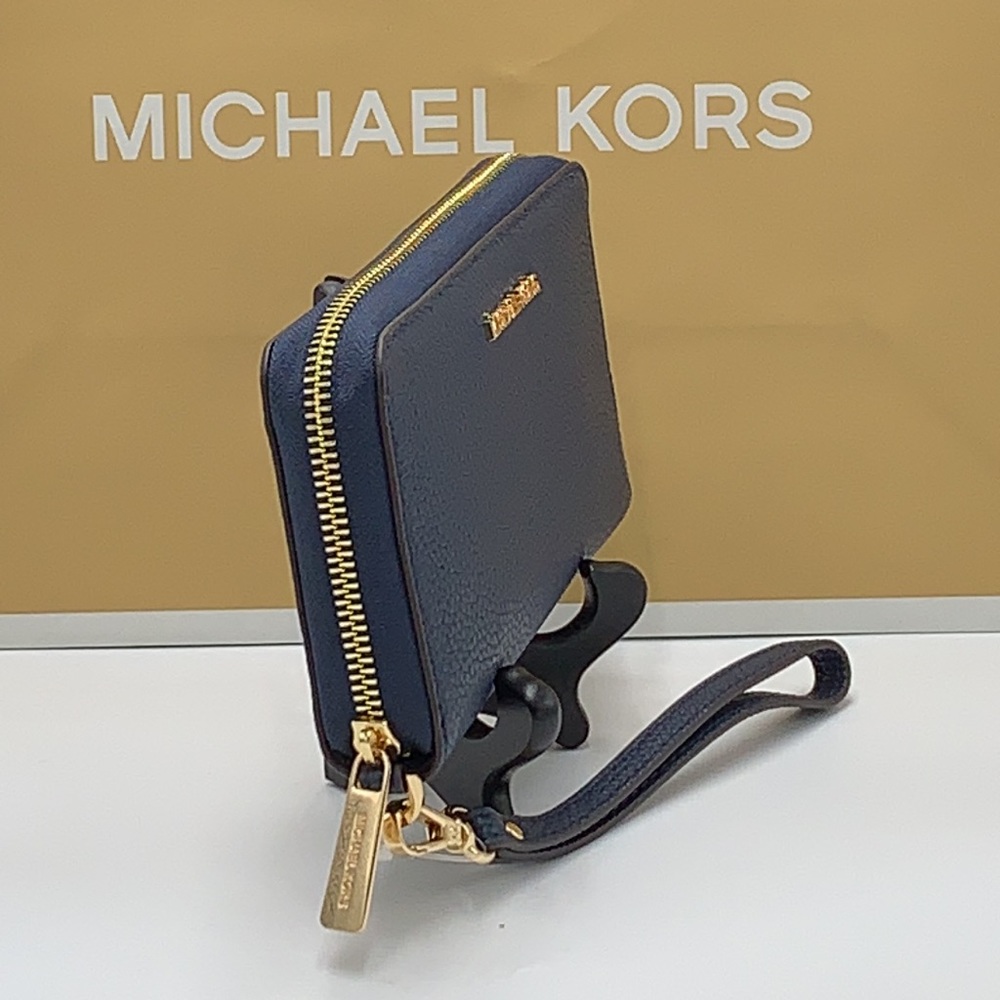 MICHAEL KORS LARGE FLAT MULTIFUNCTION PHONE CASE WALLET WRISTLET NAVY COLOR - Picture 5 of 11